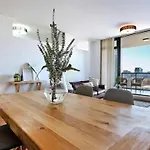 2 Beds, Wi-Fi, Aircon, Pool, Gym