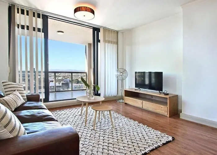 2 Beds, Wi-Fi, Aircon, Pool, Gym