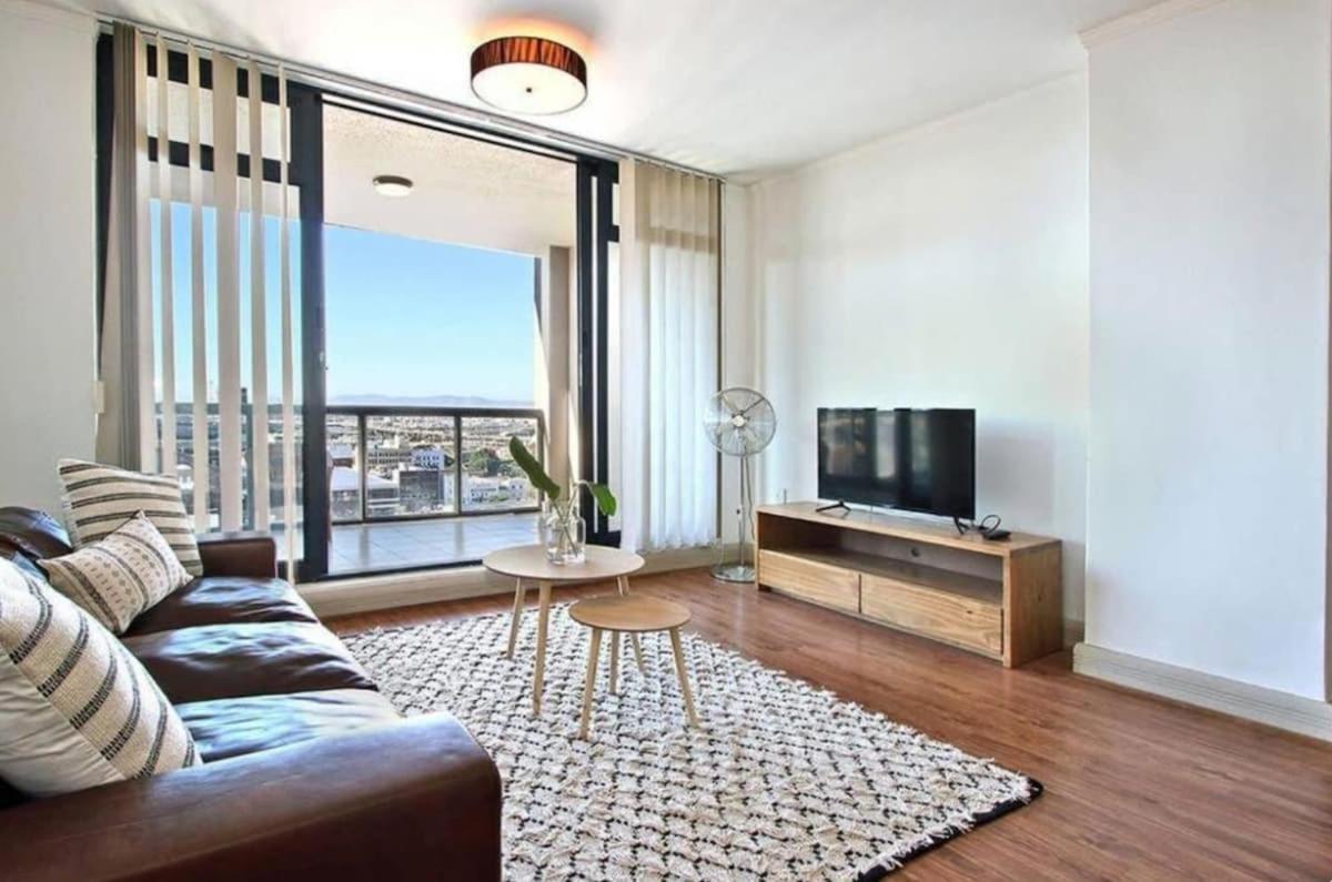 2 Beds, Wi-fi, Aircon, Pool, Gym * Cidade Do Cabo